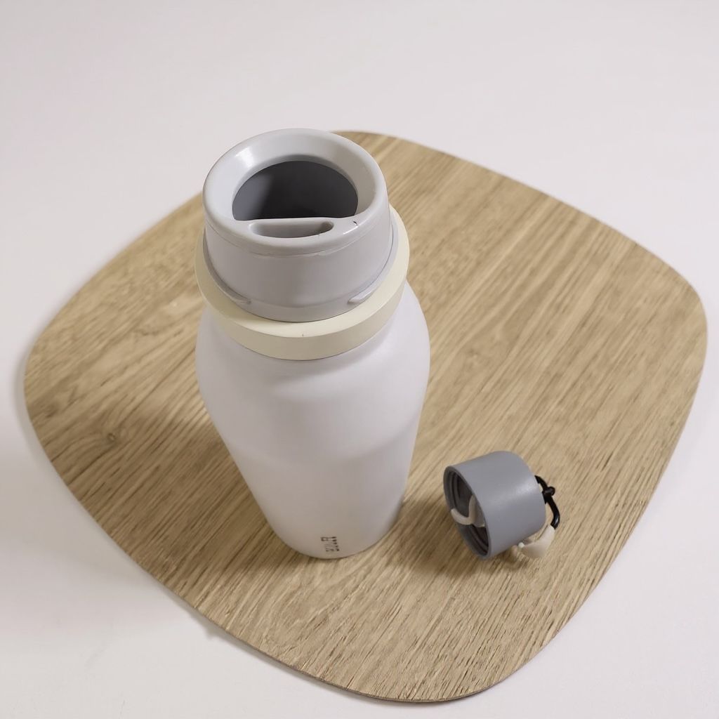 Sealed Slim Gym Bottle 700 ML مطرة سيلد سلم الرياضية